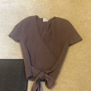 Mauve aritzia wilfred wrap crop top small